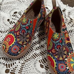 UIN Women's Multicolor Patterned Sneakers new size 6.5